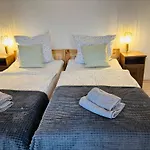 Alter Gutshof Direkt Am Schloss Und Rhododendronpark, Terasse Und Parkplatz * Kromlau