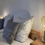 Apartment Alter Gutshof Direkt Am Schloss Und Rhododendronpark, Terasse Und Parkplatz *
