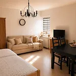 Apartment Alter Gutshof Direkt Am Schloss Und Rhododendronpark, Terasse Und Parkplatz *