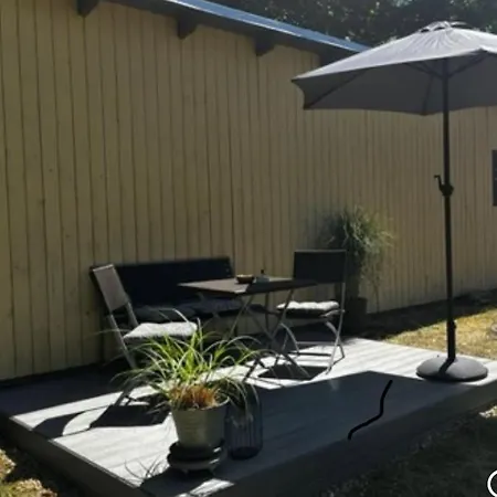 Alter Gutshof Direkt Am Schloss Und Rhododendronpark, Terasse Und Parkplatz Lägenhet