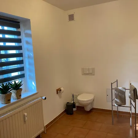 Alter Gutshof Direkt Am Schloss Und Rhododendronpark, Terasse Und Parkplatz Apartment Kromlau