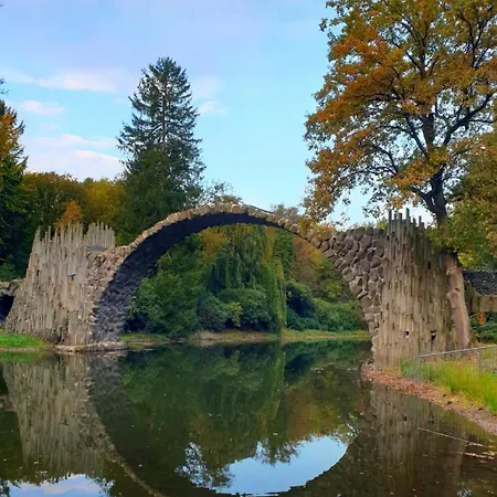 Alter Gutshof Direkt Am Schloss Und Rhododendronpark, Terasse Und Parkplatz