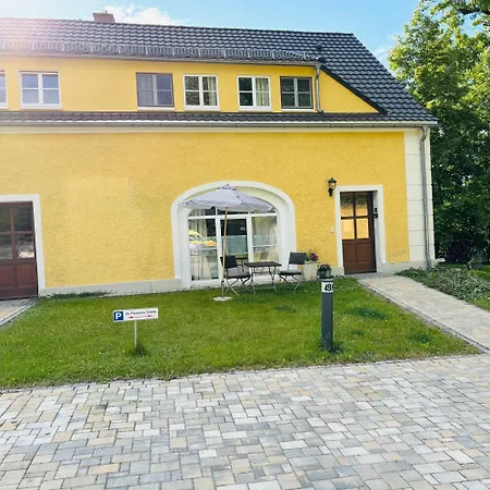 Lägenhet Alter Gutshof Direkt Am Schloss Und Rhododendronpark, Terasse Und Parkplatz *