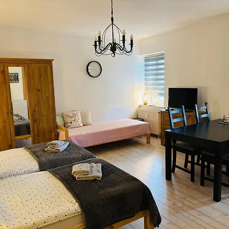 Alter Gutshof Direkt Am Schloss Und Rhododendronpark, Terasse Und Parkplatz *