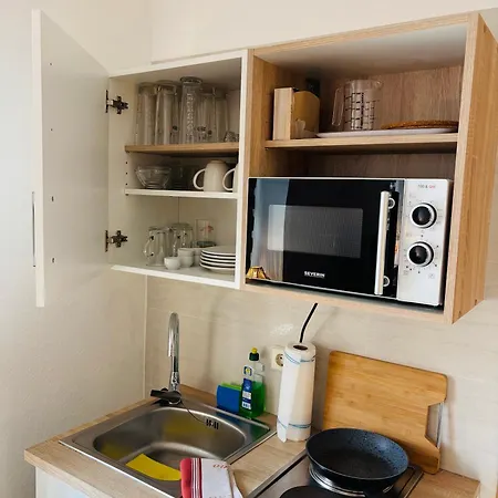 Alter Gutshof Direkt Am Schloss Und Rhododendronpark, Terasse Und Parkplatz * Kromlau