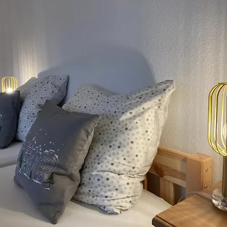 Lägenhet Alter Gutshof Direkt Am Schloss Und Rhododendronpark, Terasse Und Parkplatz *